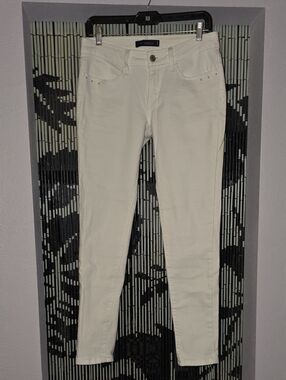 Levi's White Skinny Jeans with Gold Stud Accents Size: 7M (28)